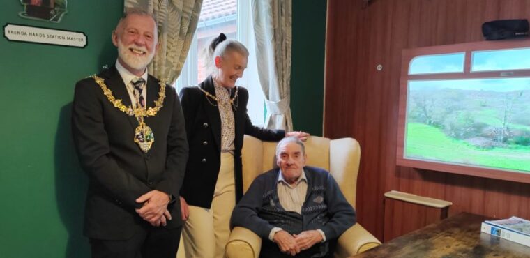  Care home’s “train room” offers scenic escape for residents 