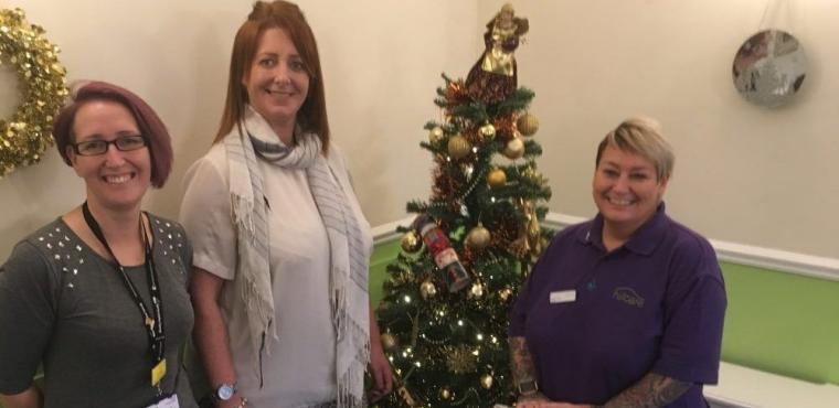  Care home’s Christmas gifts for lonely elderly in hospital 