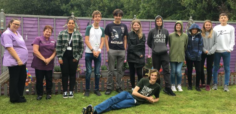  Teens get “big pat on the back” from elderly residents after renovating their garden 