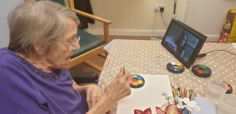  Digital tech brings art sessions back to Blyth care home 