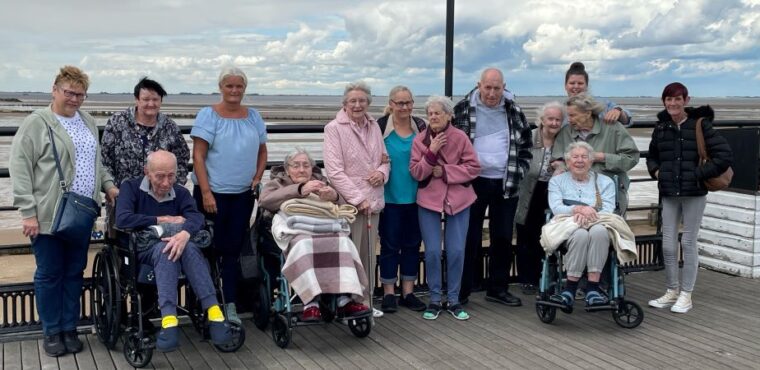  Seaside bus trip brings back memories for Rotherham care home residents 