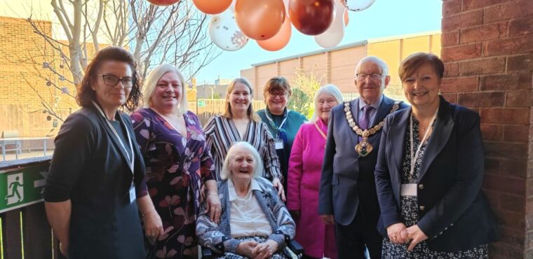  Mayor cuts ribbon on renamed Eston Lodge Care Home 